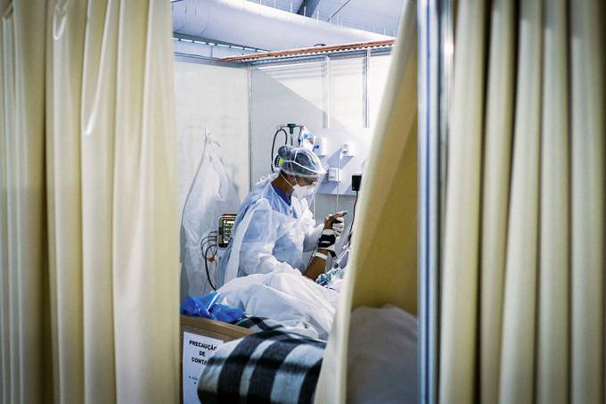 2020-08-05T181658Z_297154765_RC2U7I9WGY1W_RTRMADP_3_HEALTH-CORONAVIRUS-BRAZIL-THERAPIST-1 (1)