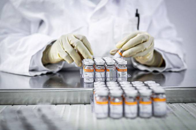 2021-01-22T153657Z-449356171_RC23DL93BV8O_RTRMADP_3_HEALTH-CORONAVIRUS-BRAZIL-VACCINES (4)