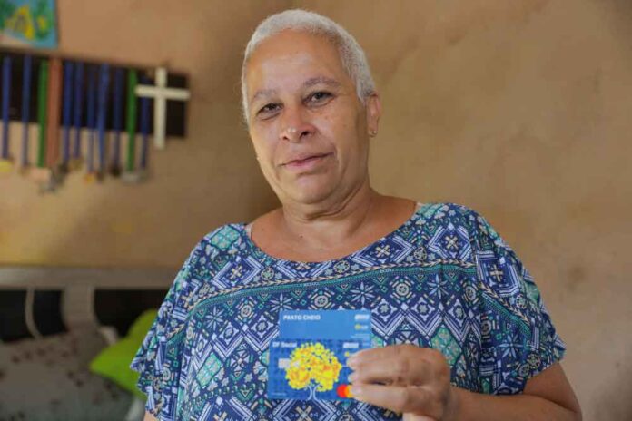 brasilia-agora-mulher-cartao